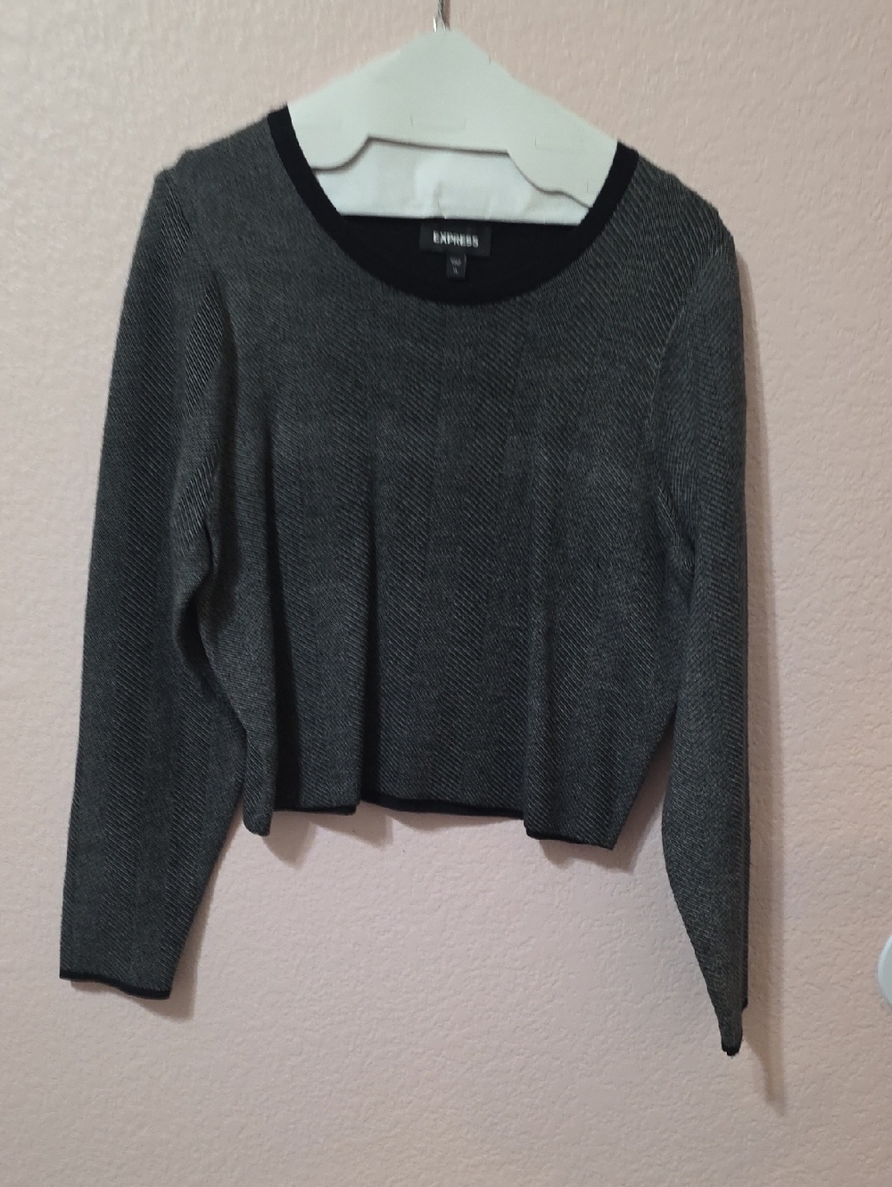 ✨ 4 for $20 Bundle Sale! ✨  Express Black & Gray Textured Cropped Sweater